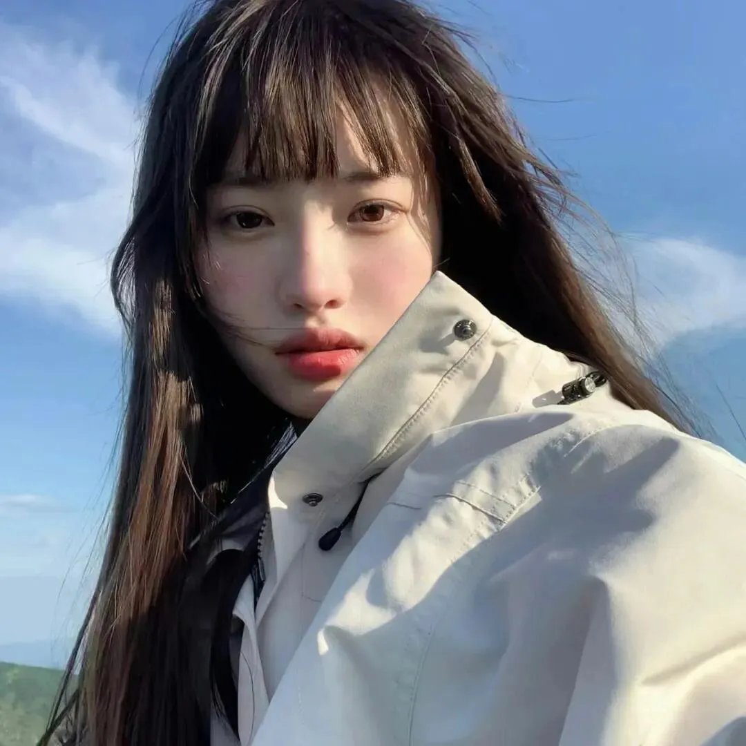 男爵的同桌小女生
